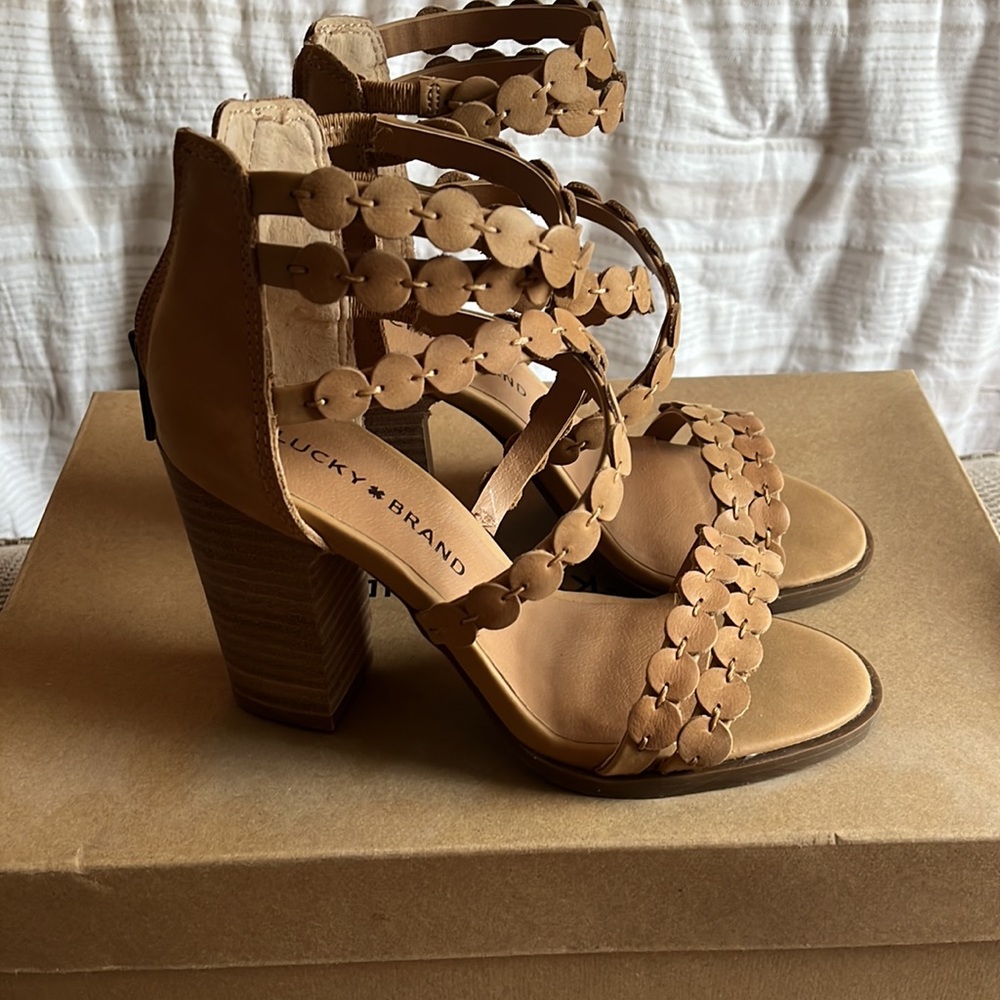 NEW LUCKY BRAND - Tan Heeled Sandals - 5